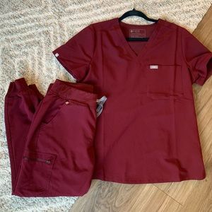 Figs Catarina Medium Top in Burgundy